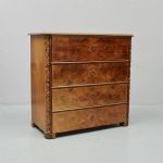 1172 1057 CHEST OF DRAWERS